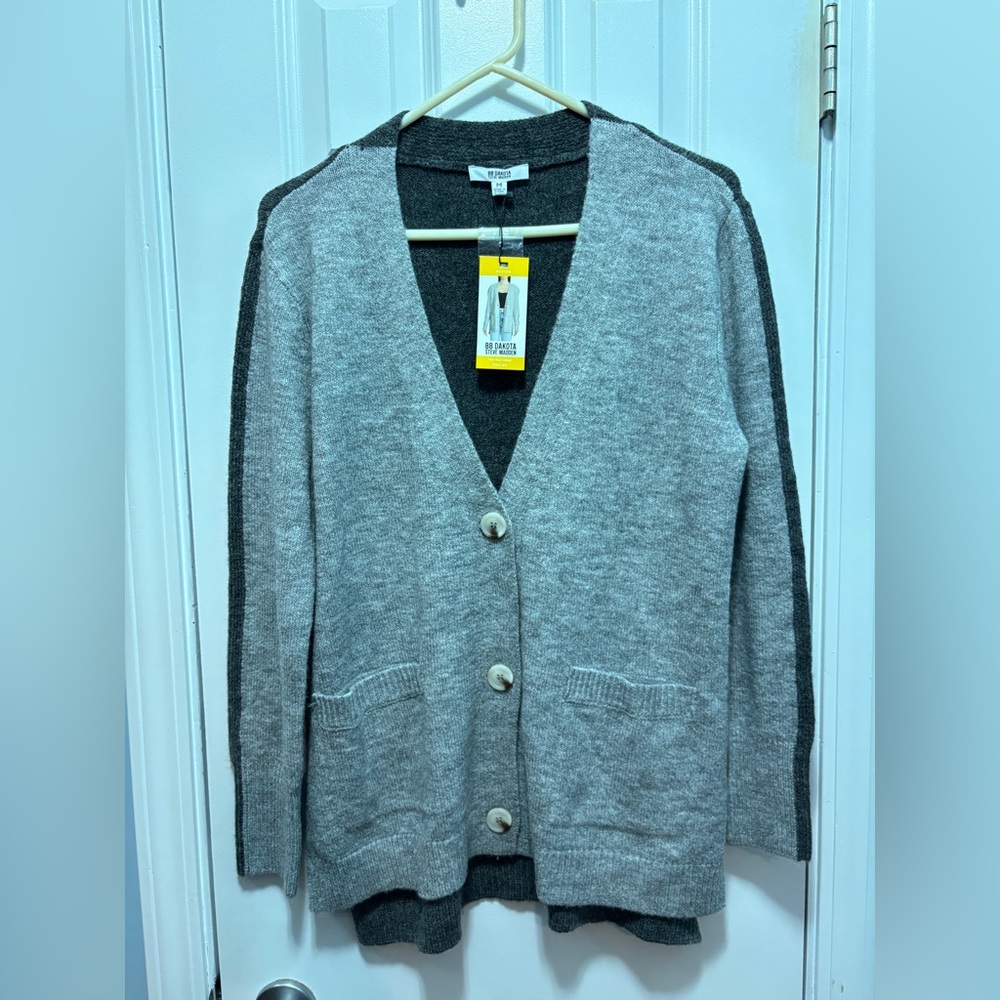 NWT BB Dakota by Steve‎ Madden Grey Long Cardigan Size Medium